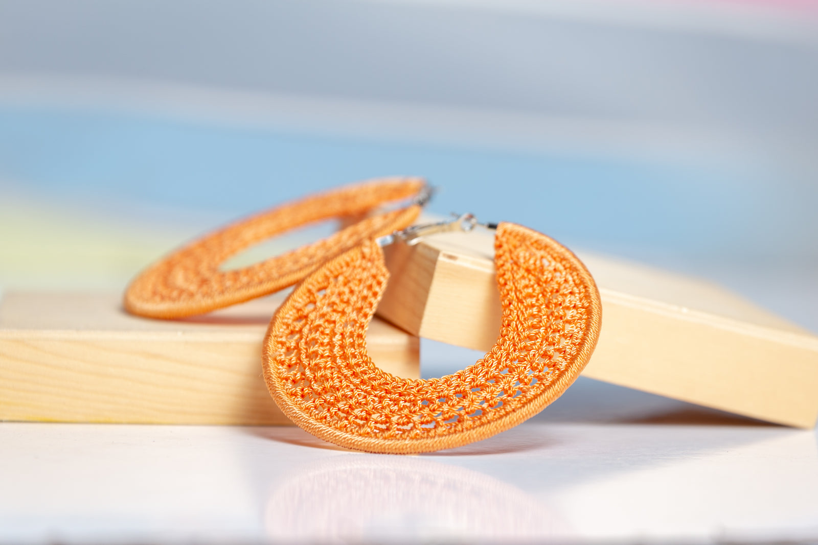Thread earrings - Peachy Orange