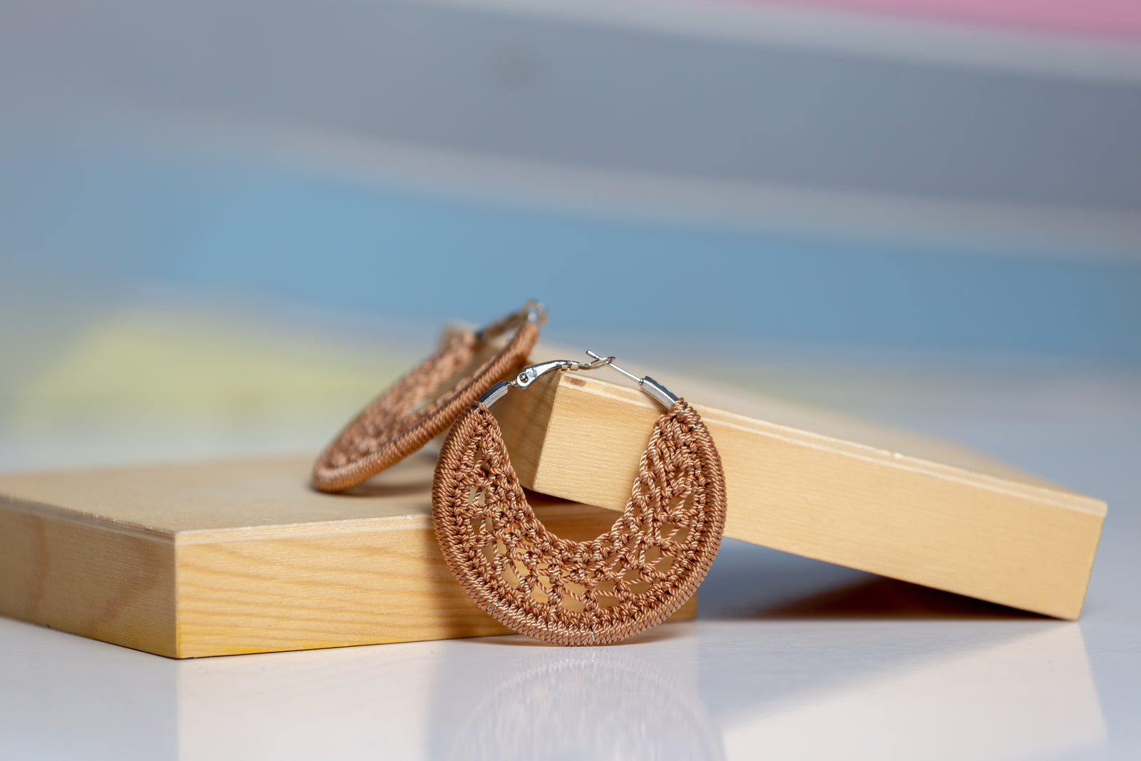 Thread earrings - Tan